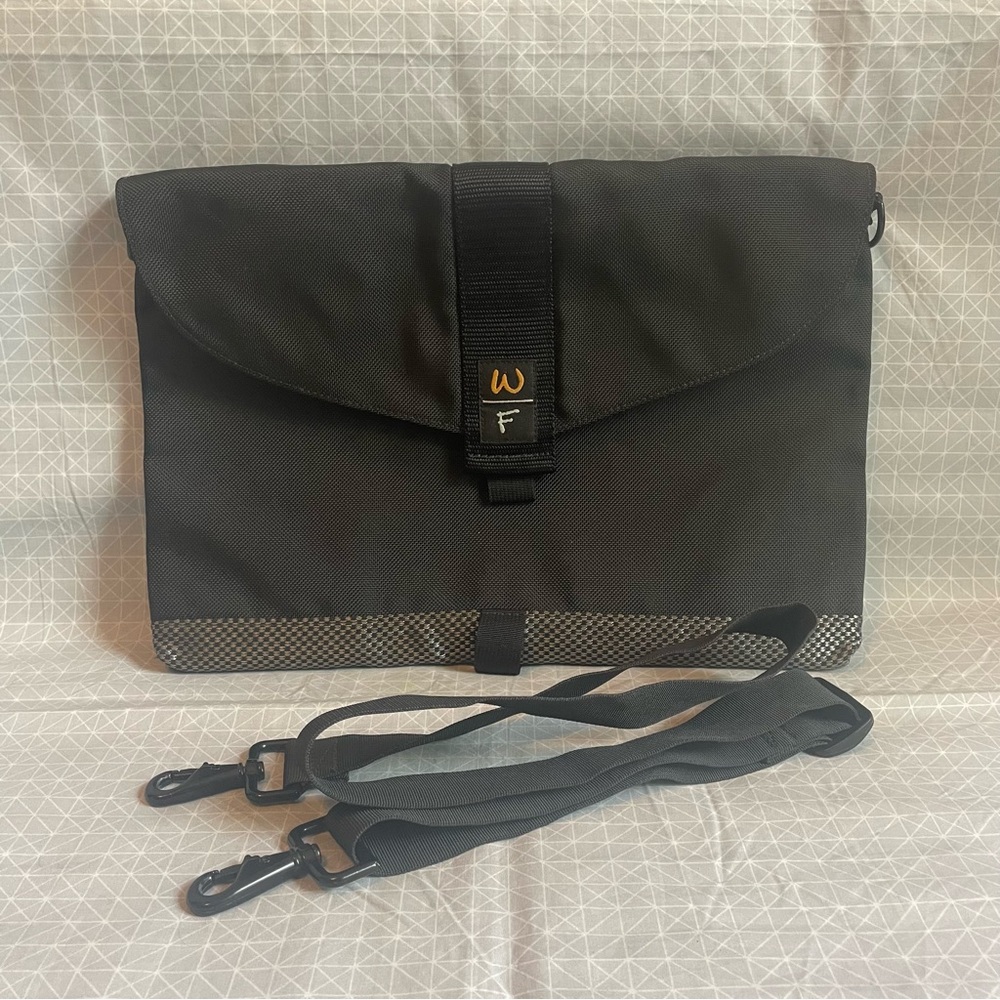 Waterfield San Francisco Padded Laptop Messenger Bag